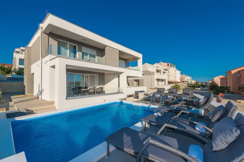 Apartments with Outdoor Heated Pool, Terrace and free WIFI - Image 1