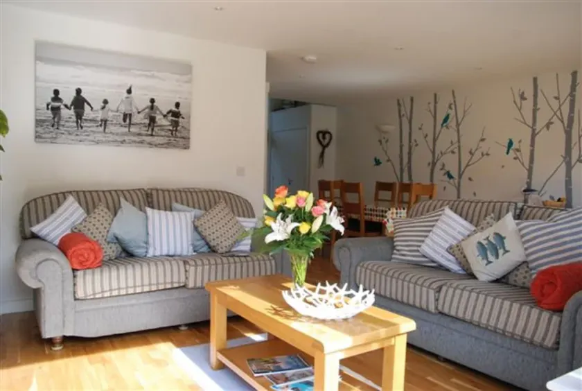 Eco Style Beach House, 3 Beds, Porthtowan, Cornwall, UK (6 mins walk to beach) - Image 1