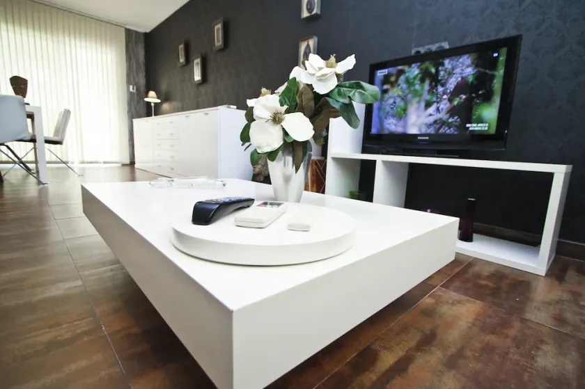 Terraced House with Private Pool - Image 1