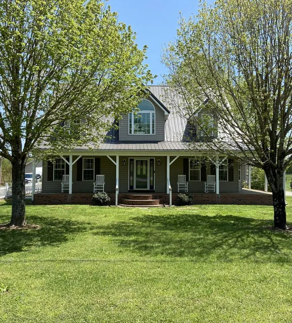 Family&Pet friendly Farmhouse, Equine retreat, Fenced yard, Central Location! - Image 1