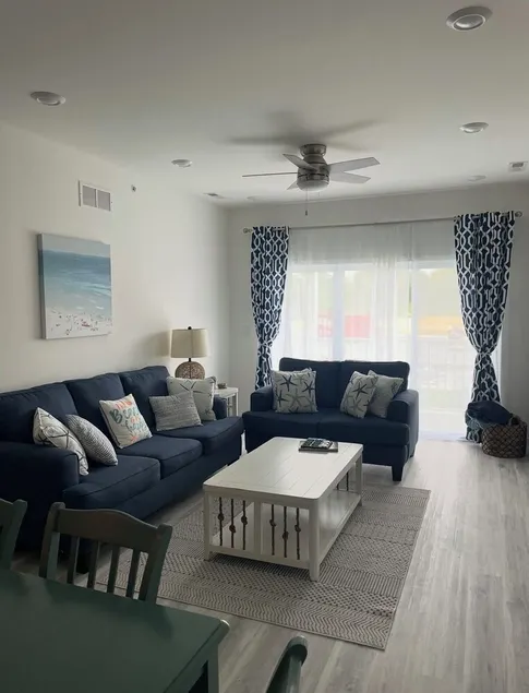Beautiful Family Beach Retreat-Pool, Marina, and minutes to the beach. - Image 1