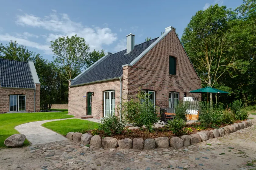 Beautiful holiday home with terrace, beach chair, fireplace and Finnish sauna - Image 1