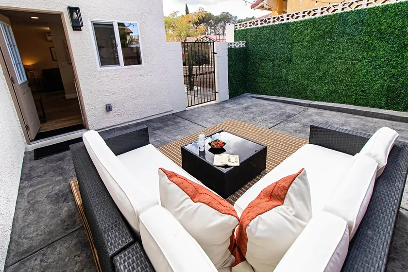 Quiet Retreat - Excellent for Couples or Traveling Profesionals - Image 1