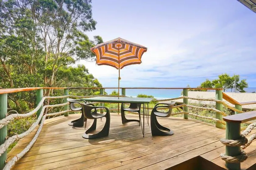 Renovated 1950s beach shack. Private with magnificent ocean view - Image 1