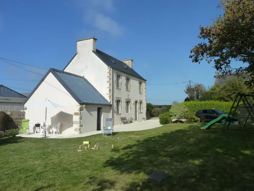 Finistère, independent house 2 km from the sea (fine sandy beaches) and the GR34 - Image 1