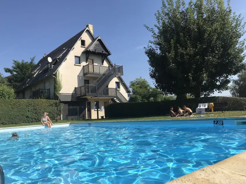 Résidence le Manoir du Mont Canisy Piscine & Tennis - Image 1