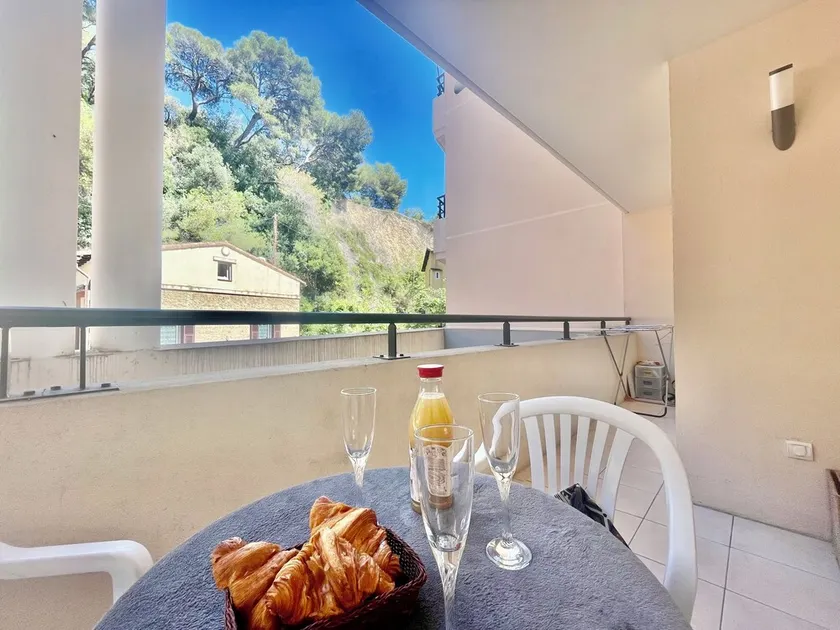 1 bedroom apartment Near Monaco Train Station - Image 1