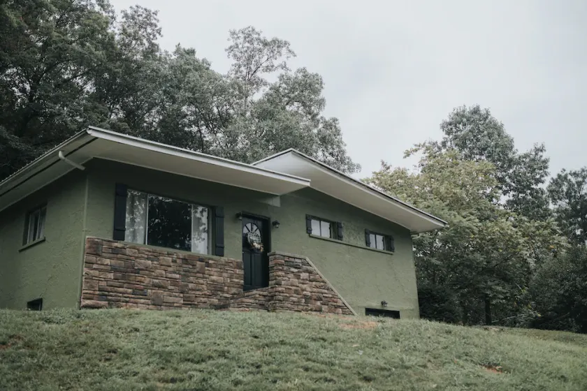 4 Bedroom home less than a mile to Hatfield/McCoy trails  - Image 1