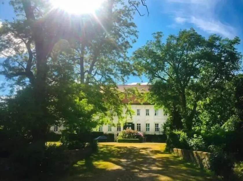 Schloss Dretzel - Image 1
