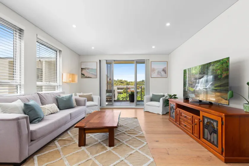 Seaside Retreat with Parking and Balcony - Image 1