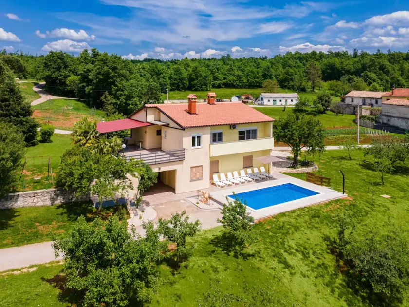 Holiday Home Larisa by Interhome - Image 1