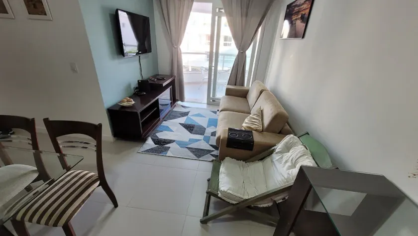 New apartment with pool view and one block from the beach. - Image 1