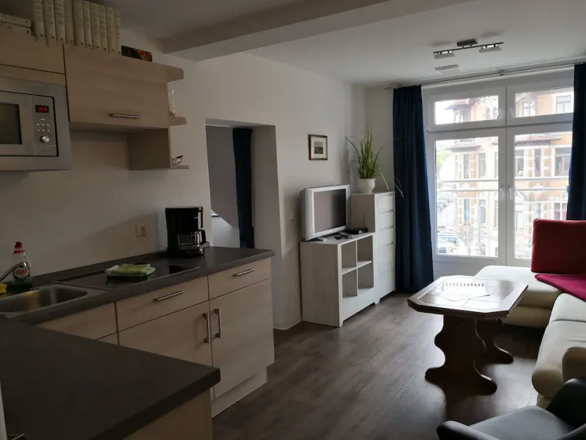 Small, simple attic apartment - Image 1