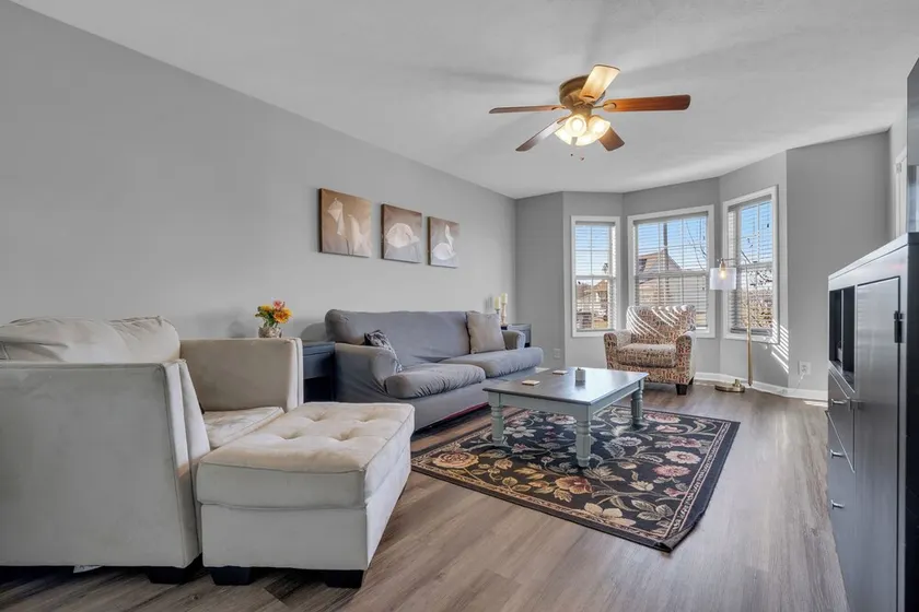 10-Person Spacious Home for Work Groups Near I-24 - Image 1