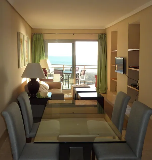 Apartamento en la playa puesta de sol - Image 1