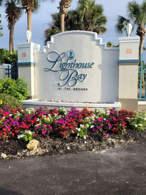 Resort living-6 pools, tennis, boche and more! Lakefront unit! - Image 1