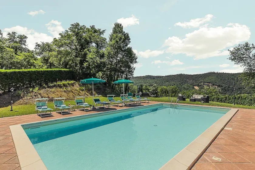 Villa Etra: una villa elegante y acogedora de dos pisos en el estilo característico de la campiña toscana. - Image 1