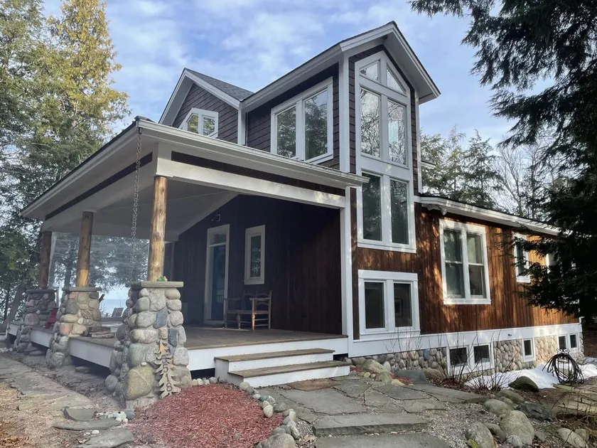 Beach House on 400 ft of private Lake Michigan beach & no stairs. - Image 1