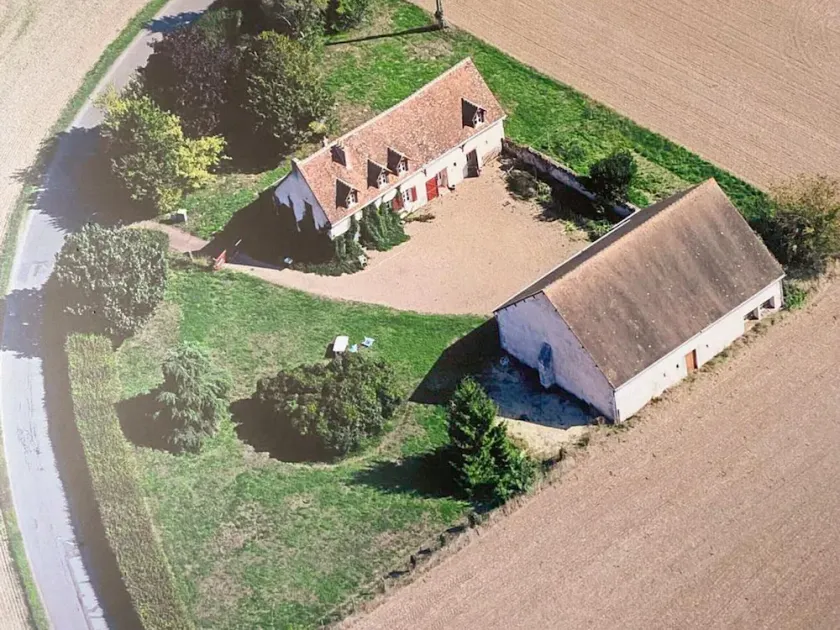 Charming cottage with pool, pets allowed, perfect for families - Image 1