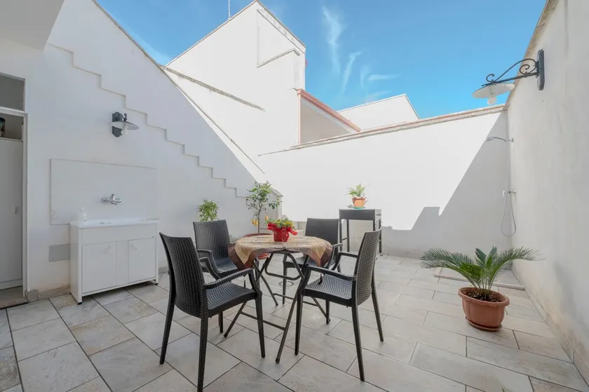Ferienwohnung 'Casa Beatrice' mit privater Terrasse und Klimaanlage - Image 1