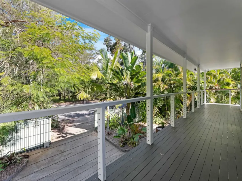 The Palms - Beach Retreat with Pool, Garden, BBQ - Image 1