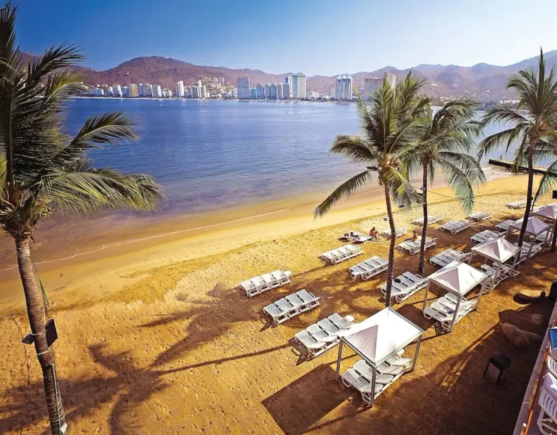 Royal Club at Park Royal Beach Acapulco - Image 1