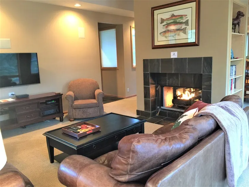 17 Duck Pond Lane ~ 12 SHARC PASSES & NEW HOT TUB! - Image 1