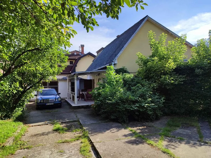 Holiday home in popular holiday area with terrace - Image 1