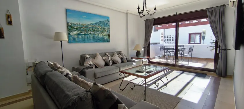 LA MAESTRANZA | POOL | GRATIS WI-FI UK TV | PARKERING | LÖSNINGSAVSTÄLLNING PUERTO BANUS. - Image 1