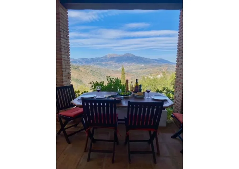 Sunny hillside casita in Guaro - Image 1