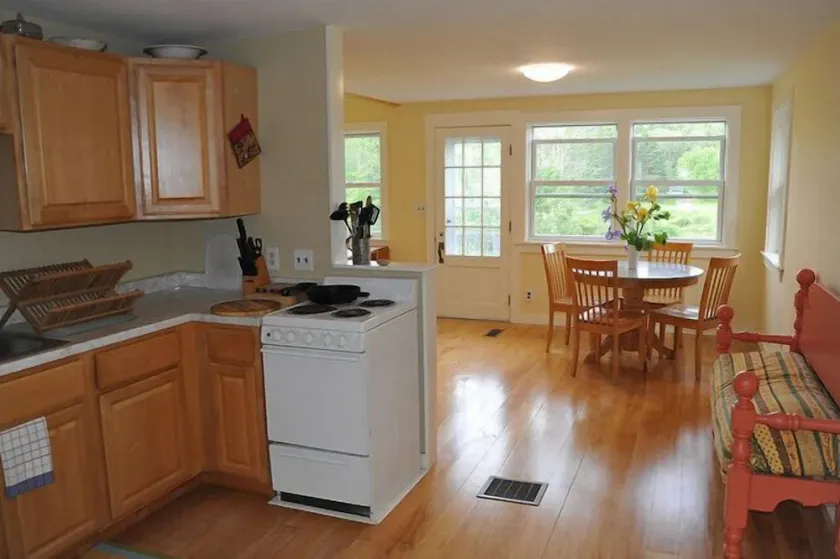Spacious, sunny cottage in Vermont's pristine Northeast Kingdom - Image 1