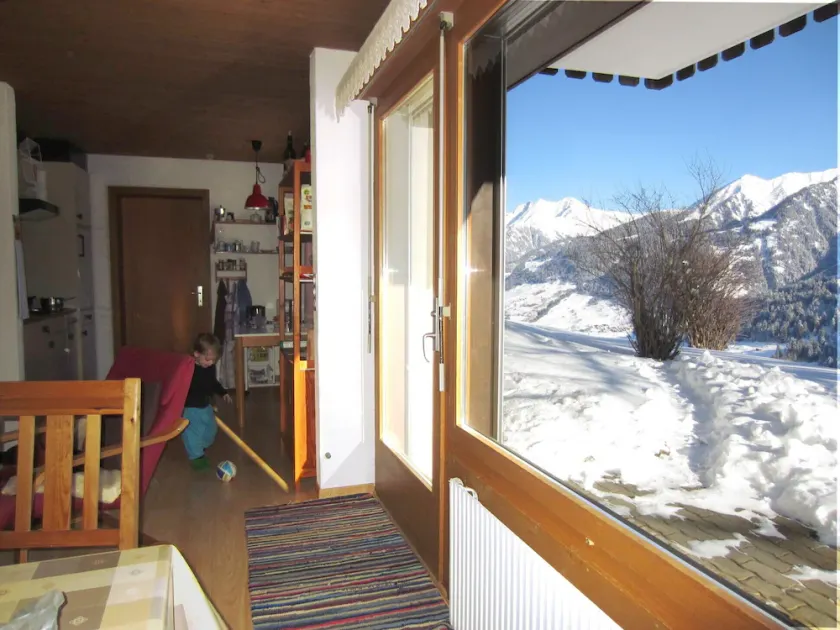 Sunny Apartment With Terrace In Idyllic Setting, 2 Bedrooms, Sleeps 4 - Image 1