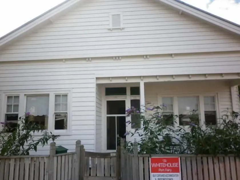 the whitehouse Port fairy in  the heart of town,  pet friendly - Image 1