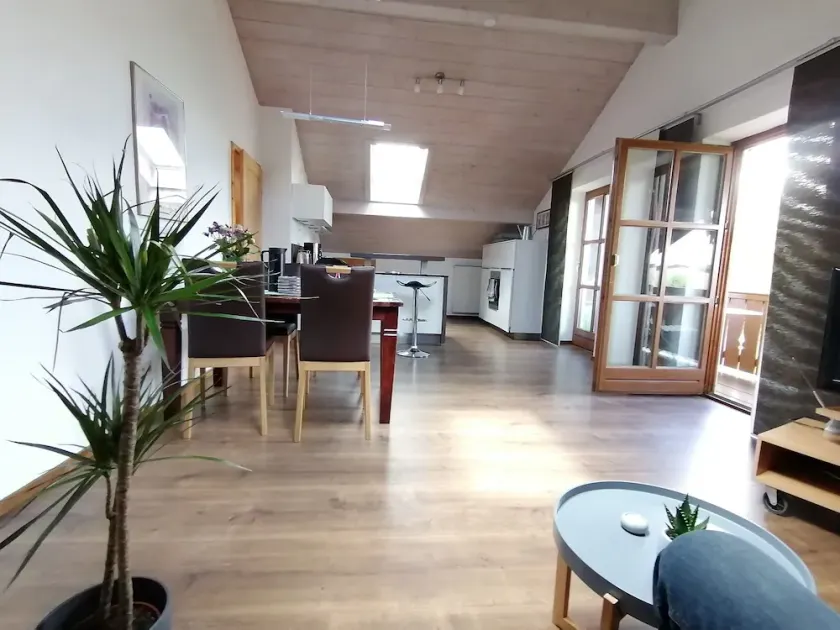 Ferienwohnung für 2-4 Personen, 1 Sep. Schlafzimmer und Balkon in Chieming-laimgrub - Image 1
