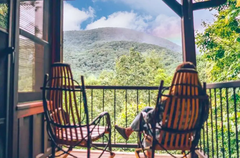 HUGE VIEWS, 10 min. to Blue Ridge, Spa Bathrooms, Hot Tub, Fire Pit, Arcade Game - Image 1