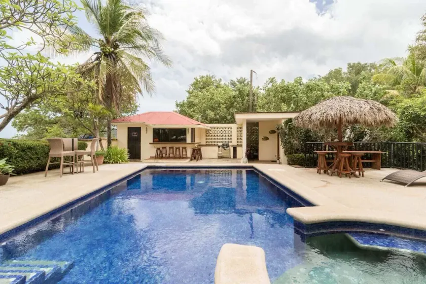 Front Row Center!!! ON THE BEACH, 5BR, Private Pool & Tiki Bar - Image 1