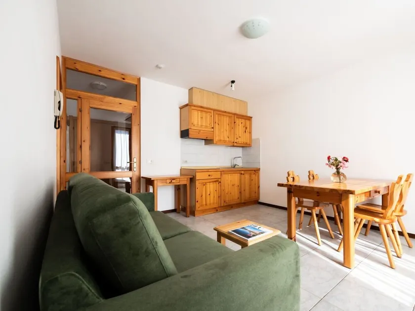 Agréable appartement avec piscine, WIFI, TV, terrasse, vue panoramique, près de Riva Del Garda - Image 1