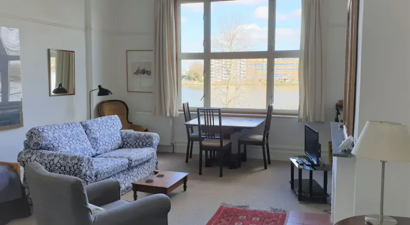 Putney, superfin lägenhet med 1 sovrum vid floden, delad trädgård - Image 1