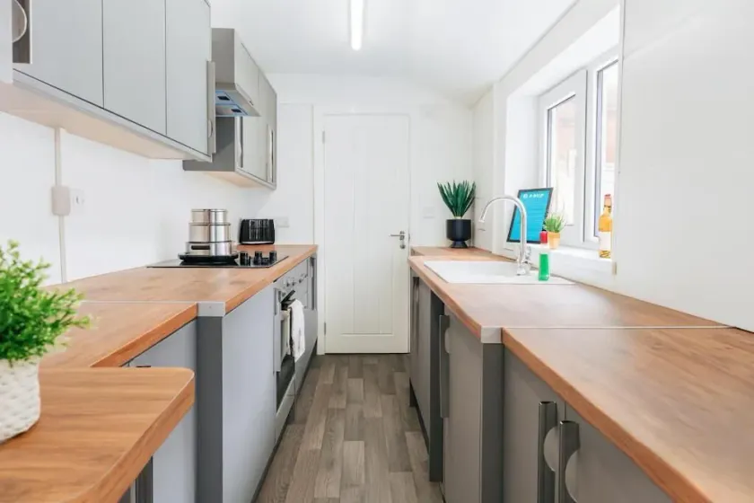 Armstrong St - Cosy 3 Bedroom Home - Image 1
