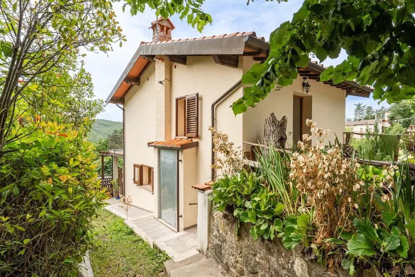 Casa vacanze 'Villetta Allegra' con vista sulle montagne, terrazza privata e giardino privato - Image 1