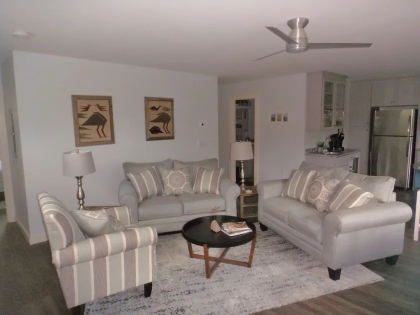 Eight minutes to Sunday River! Two bdrm apartment. Ski, golf, hike & relax. - Image 1