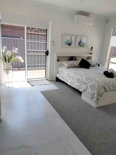 Lakeside self-contained room with private entry - 1 min from Wangi jetty - Image 1