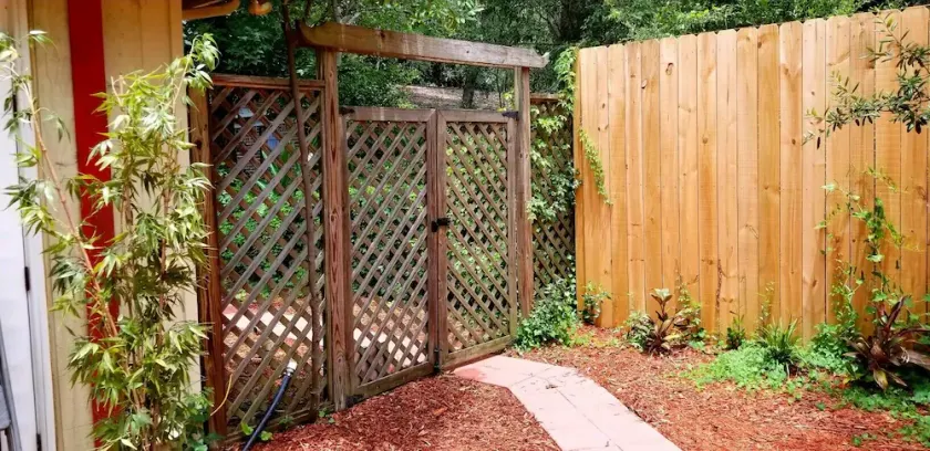 Beach Zen studio-3 miles to beach-private entrance & courtyard-pets allowed - Image 1