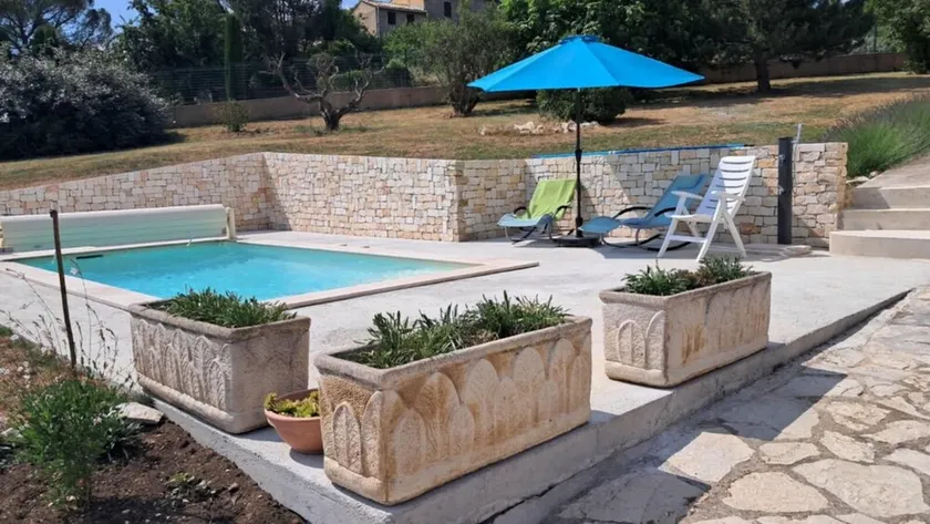 In the heart of Provence, beautiful, peaceful property with swimming pool. Magnificent view!  - Image 1