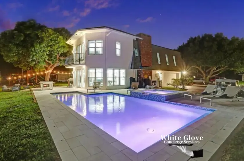 Stunning New Pool Jacuzzi 7BR Game Room Walk to the beach - Image 1
