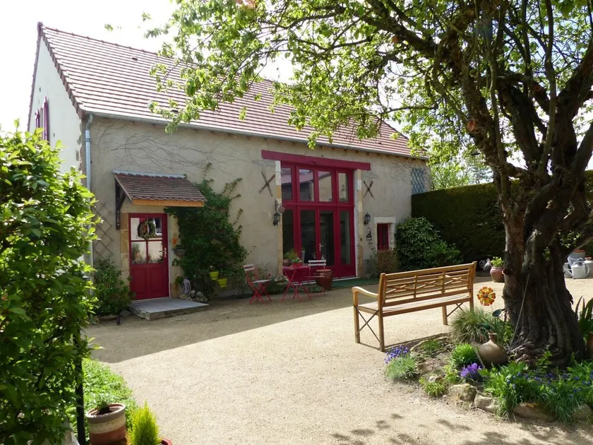 Renovated Barn with Garden Near Montluçon - Image 1