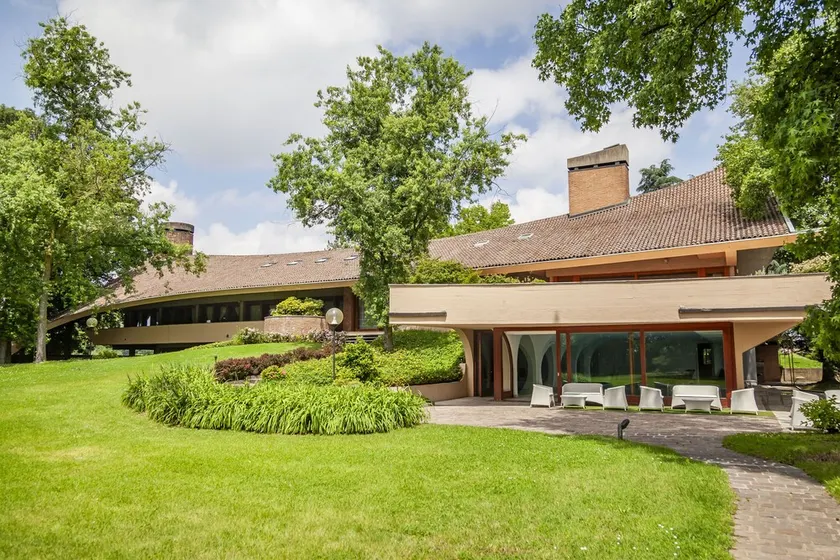 Villa en Milán con piscina cerca de Fiera Milano Rho - Image 1