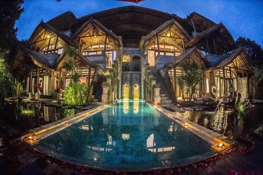 Private 8 bedroom villas + swimming Pool - Image 1