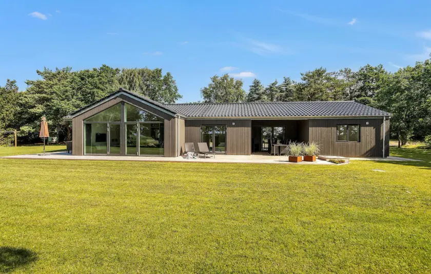 4 Bedroom Cozy Home In Spøttrup - Image 1
