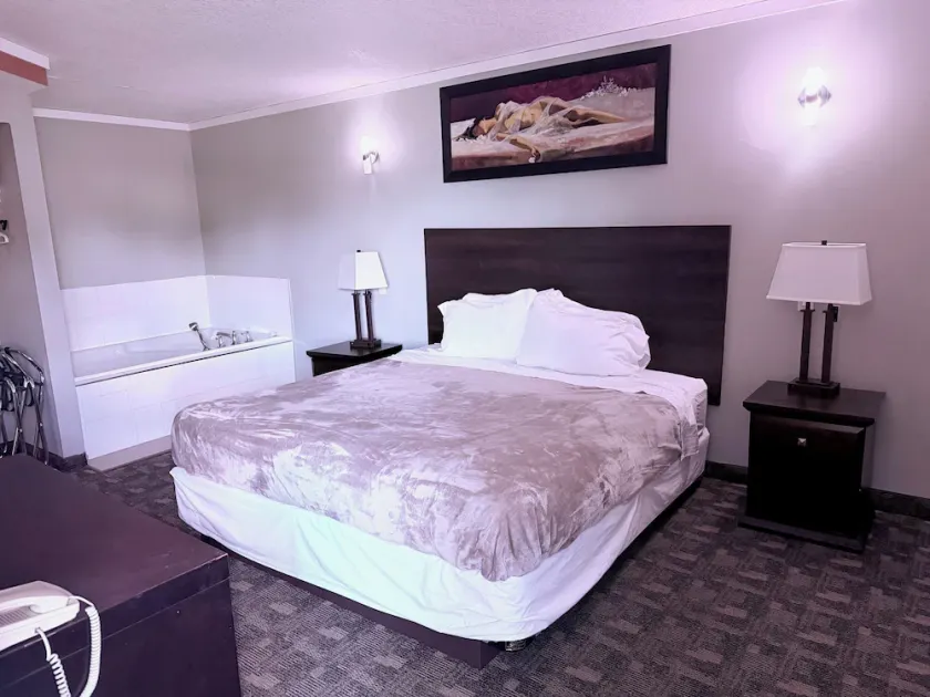 Premium Inn & Suites - Image 1